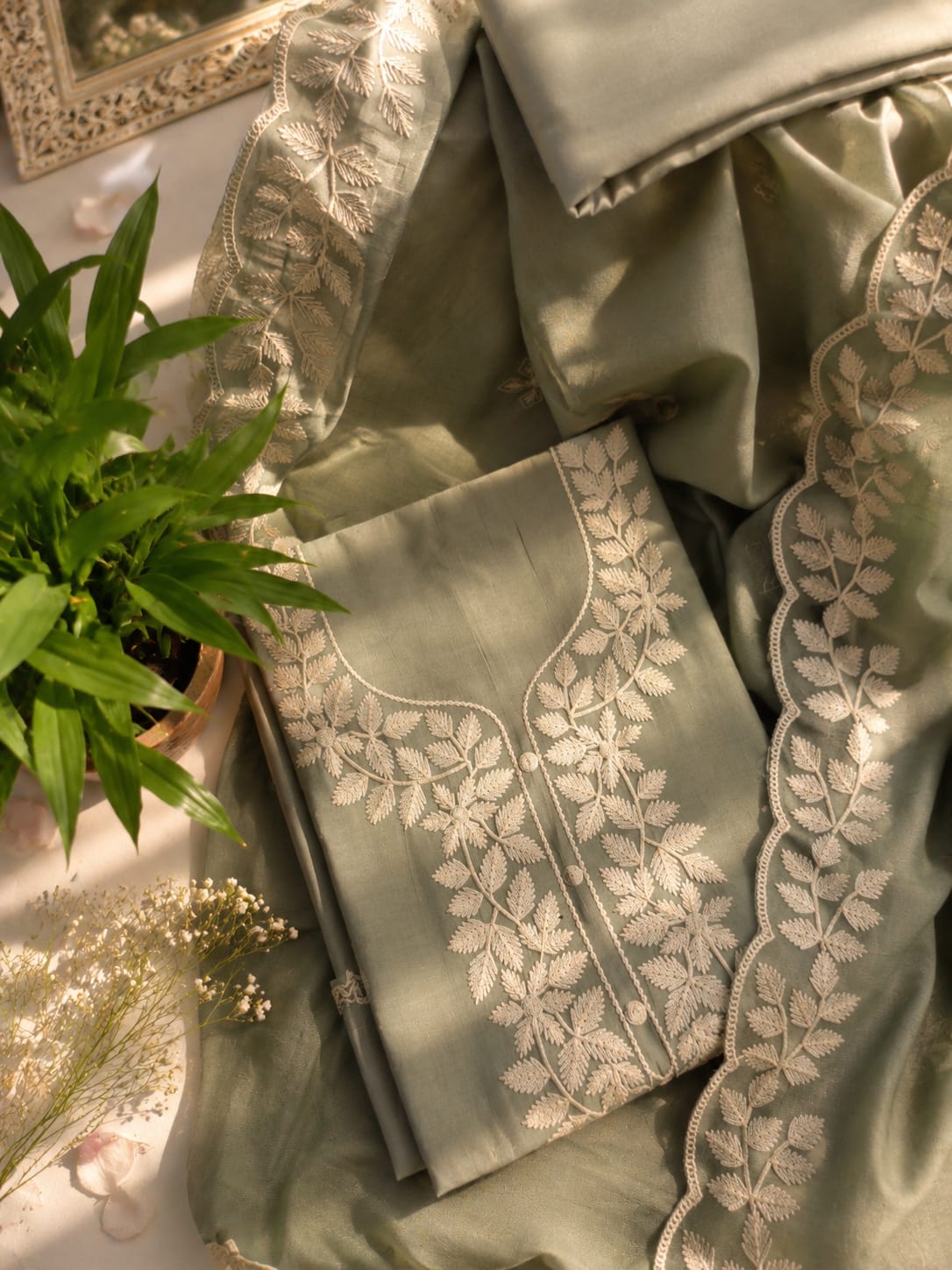 COTTON UNSTITCH SUIT, HIGHLIGHT WITH MACHINE THREAD EMBROIDERY